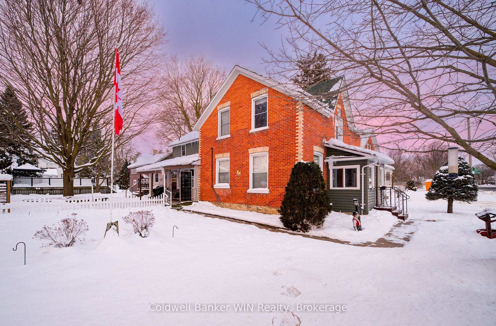 Photo 2 of 16 John Street S, Minto — HOMEH