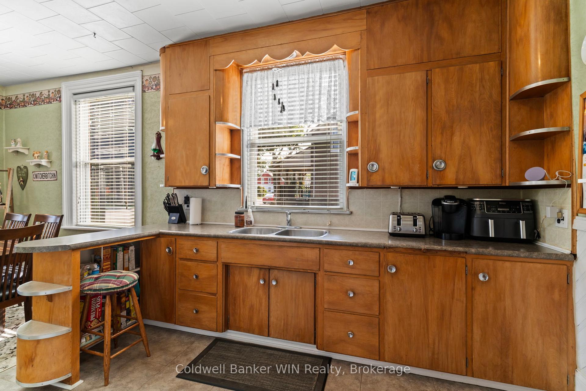 Photo 7 of 16 John Street S, Minto — HOMEH