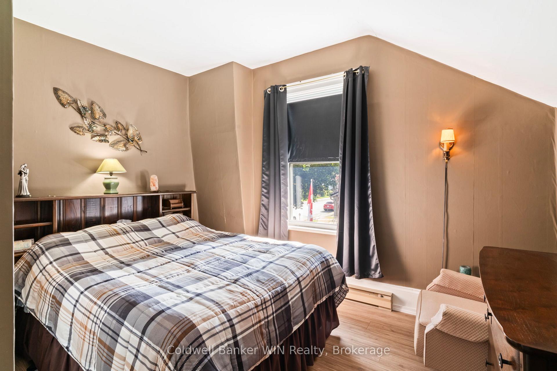 Photo 8 of 16 John Street S, Minto — HOMEH