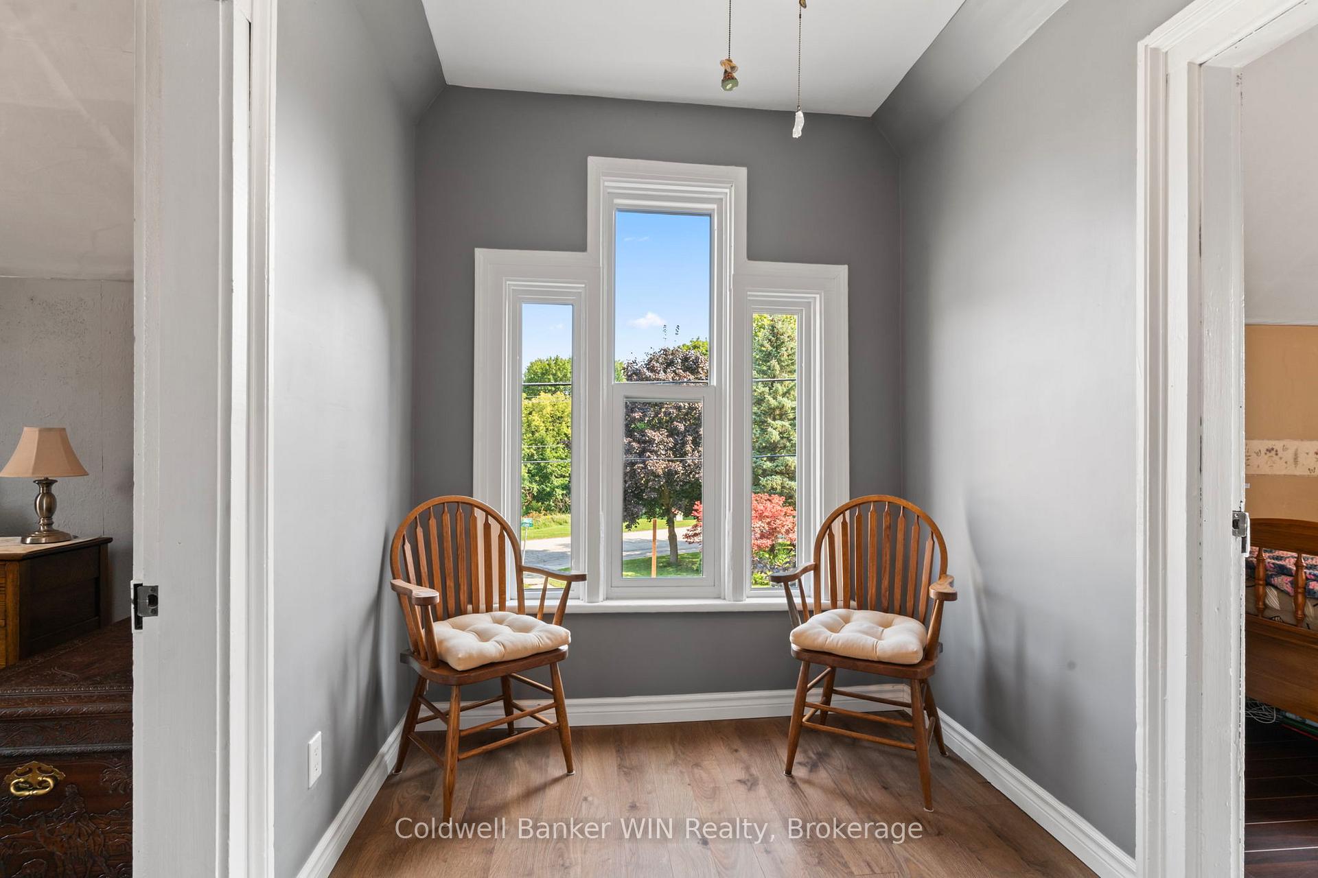 Photo 10 of 16 John Street S, Minto — HOMEH