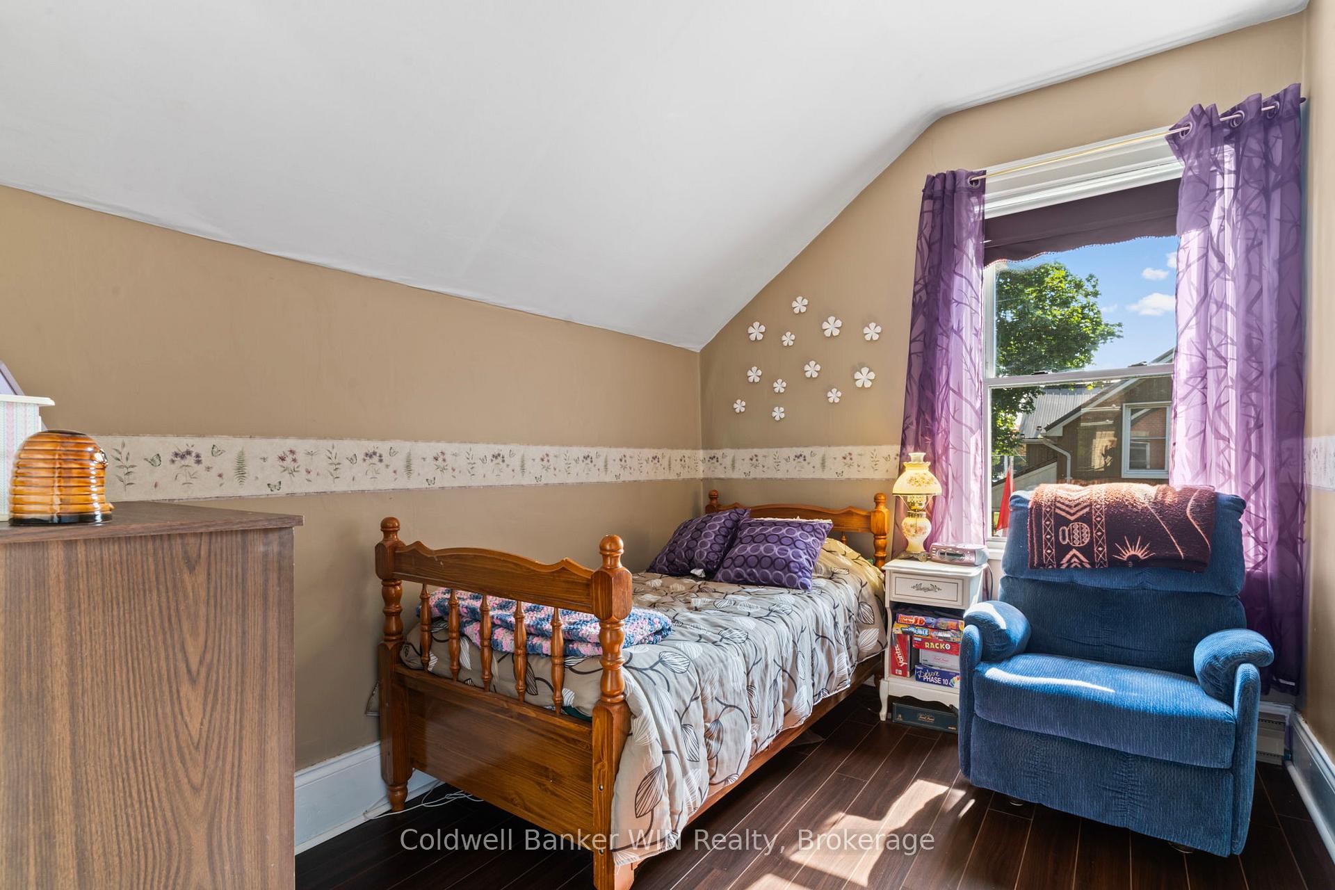 Photo 11 of 16 John Street S, Minto — HOMEH