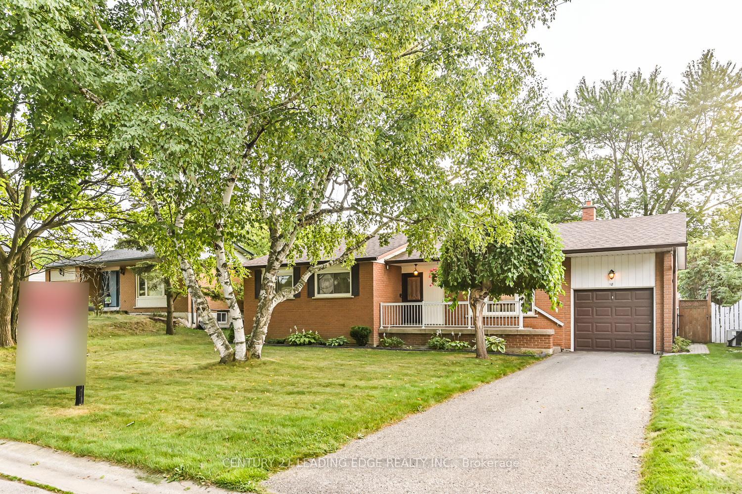 Photo 1 of 18 Sir Constantine Drive, Markham, Markham Village — HOMEH