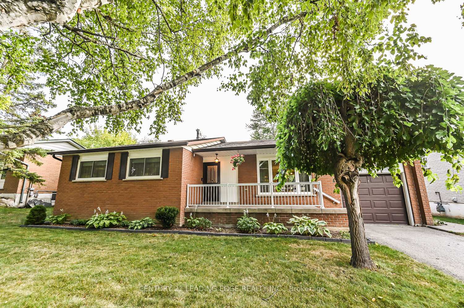 Photo 4 of 18 Sir Constantine Drive, Markham, Markham Village — HOMEH