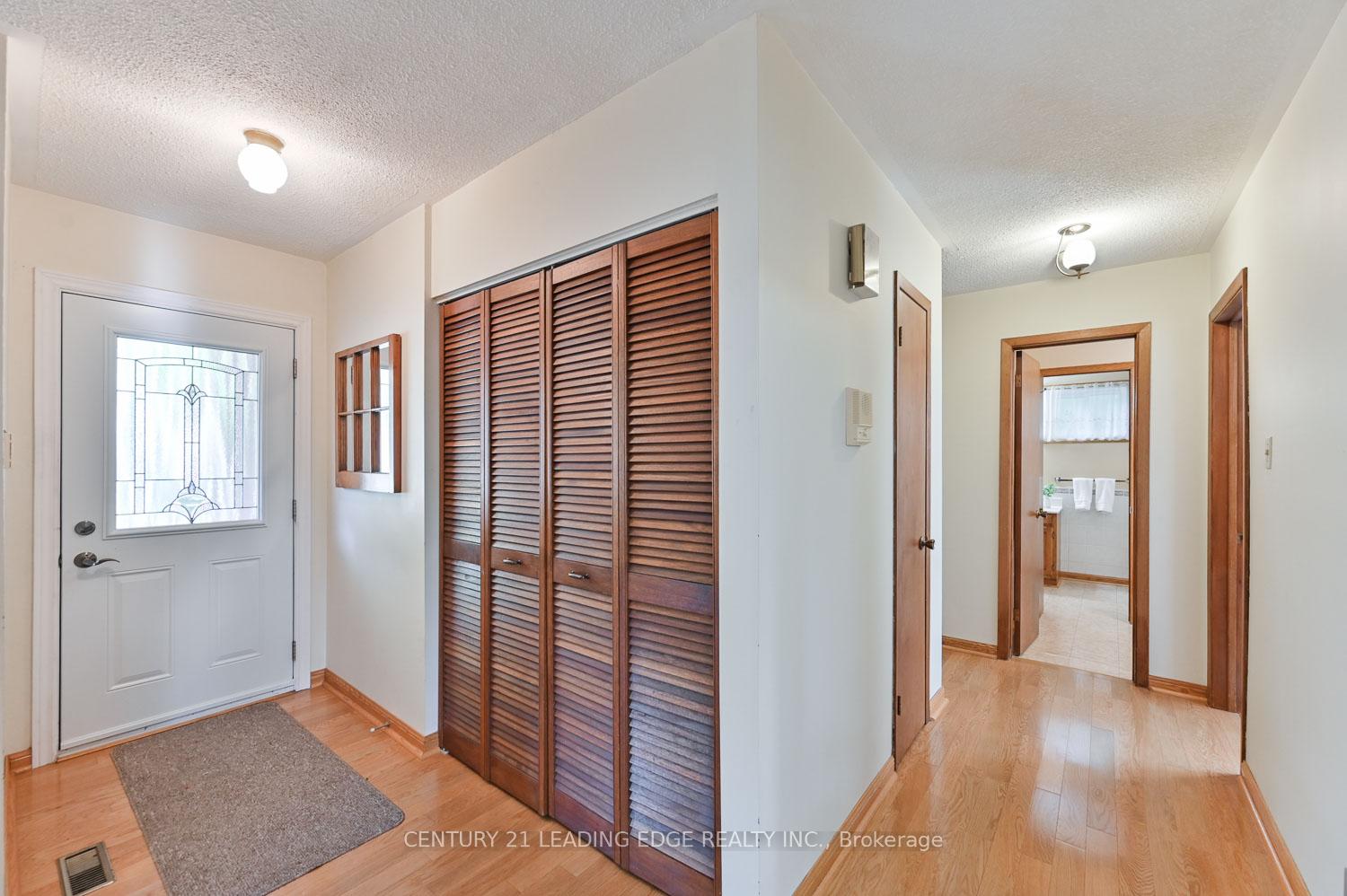 Photo 17 of 18 Sir Constantine Drive, Markham, Markham Village — HOMEH