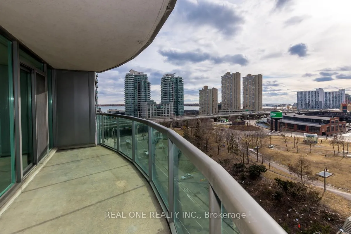 Photo 4 of Unit 1011, 51 Lower Simcoe Street, Toronto, Waterfront Communities — HOMEH