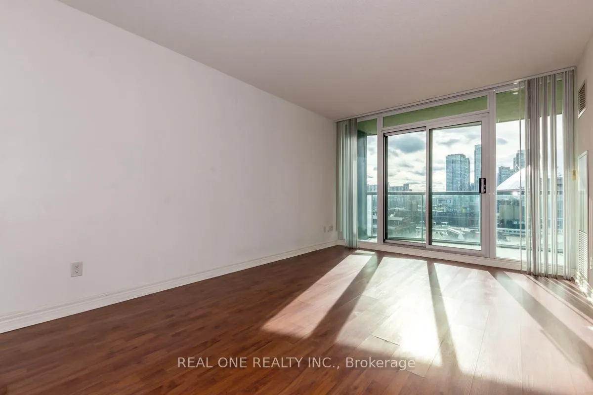 Photo 5 of Unit 1011, 51 Lower Simcoe Street, Toronto, Waterfront Communities — HOMEH
