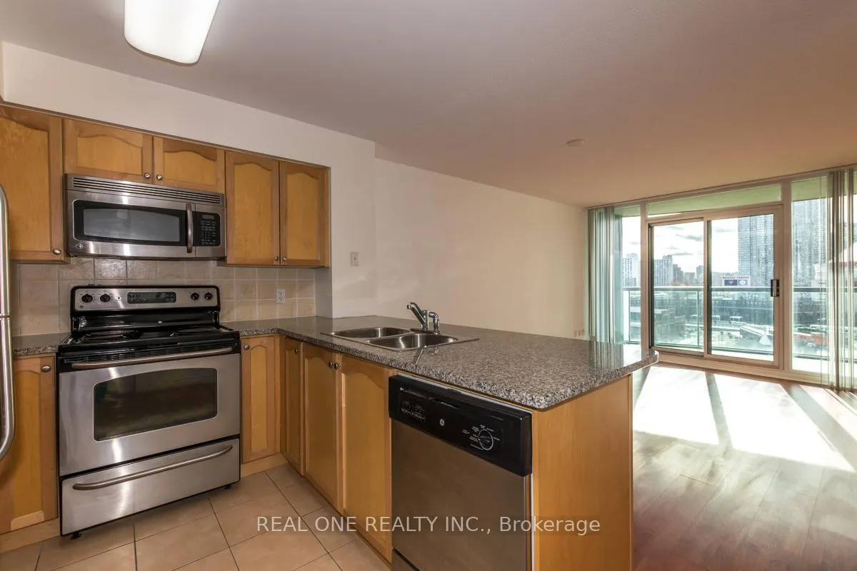Photo 7 of Unit 1011, 51 Lower Simcoe Street, Toronto, Waterfront Communities — HOMEH