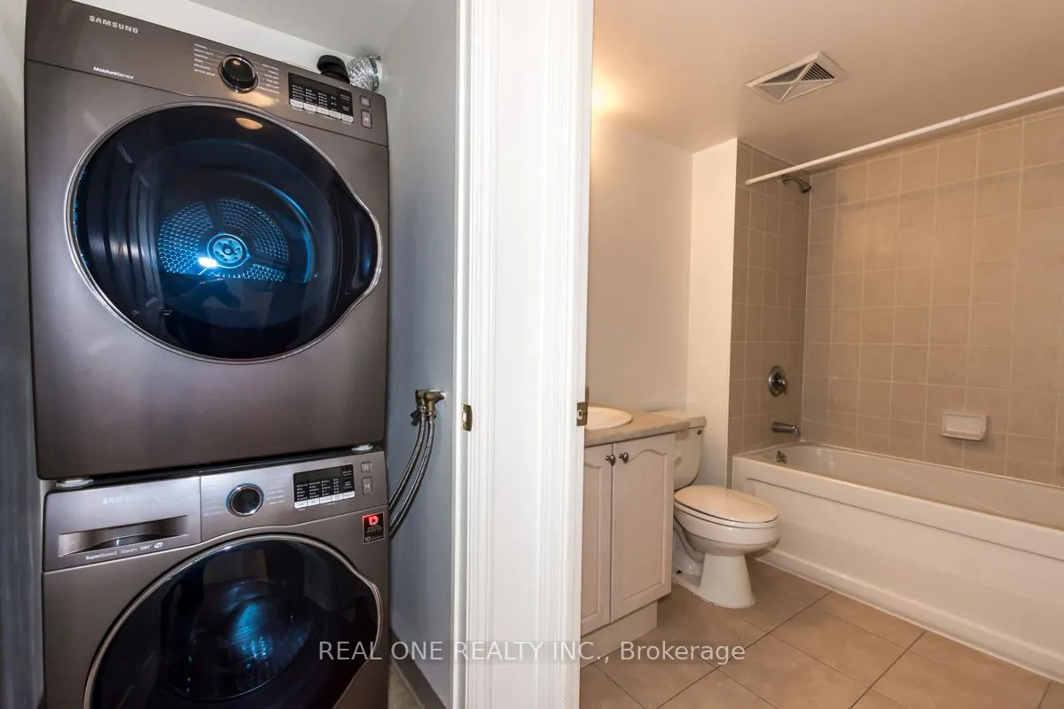 Photo 11 of Unit 1011, 51 Lower Simcoe Street, Toronto, Waterfront Communities — HOMEH