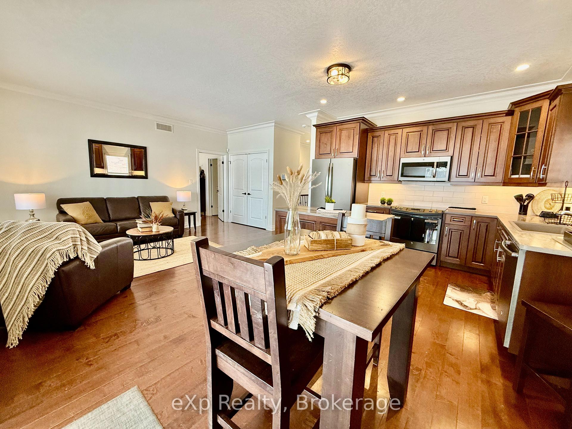 Photo 13 of 10 Brown Street S, Minto — HOMEH