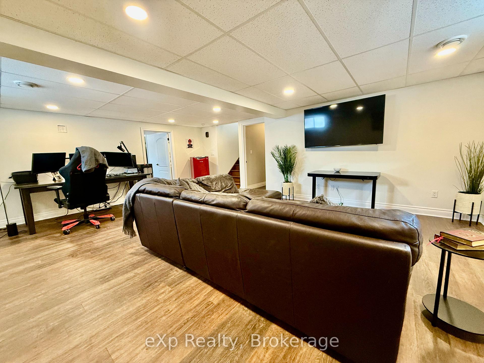 Photo 19 of 10 Brown Street S, Minto — HOMEH