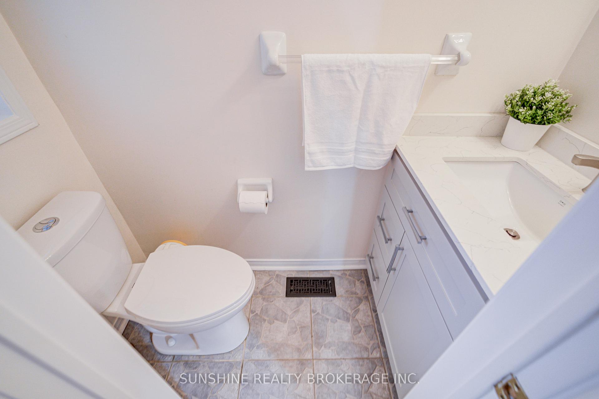 Photo 11 of 357 Bur Oak Avenue, Markham, Berczy — HOMEH