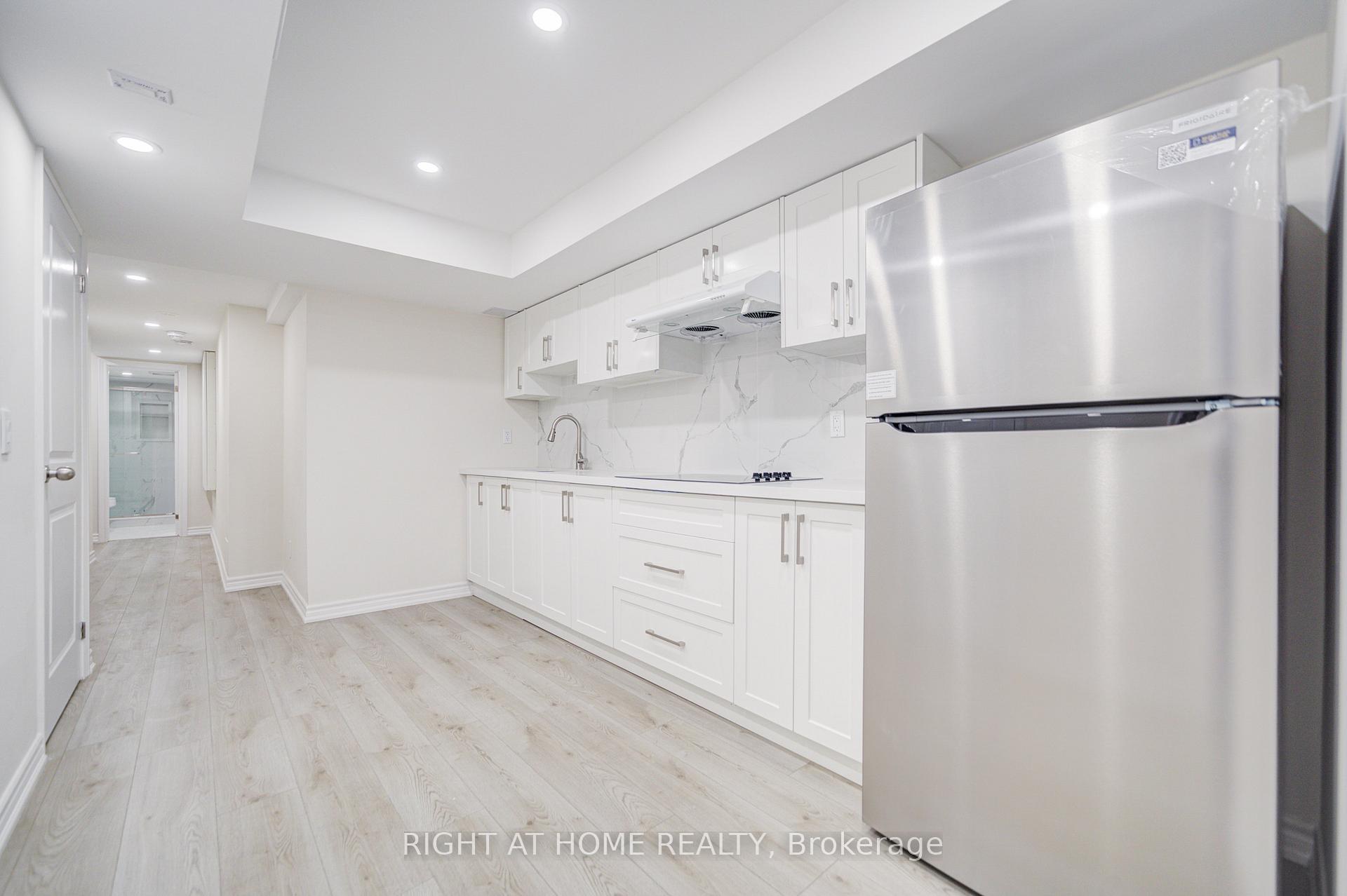 Photo 4 of Unit Basement, 33 John Stocks Way, Markham, Thornhill — HOMEH