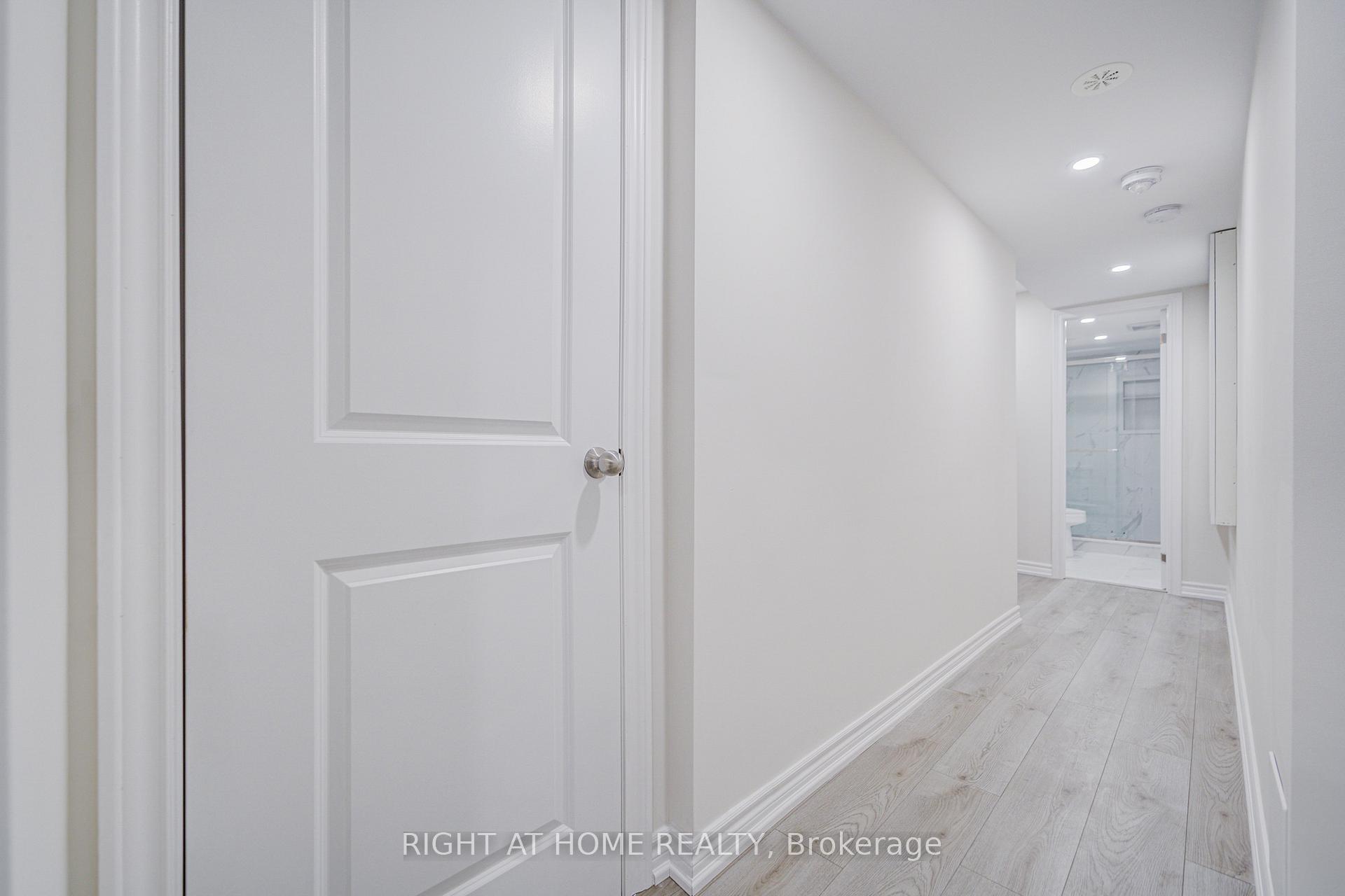 Photo 5 of Unit Basement, 33 John Stocks Way, Markham, Thornhill — HOMEH
