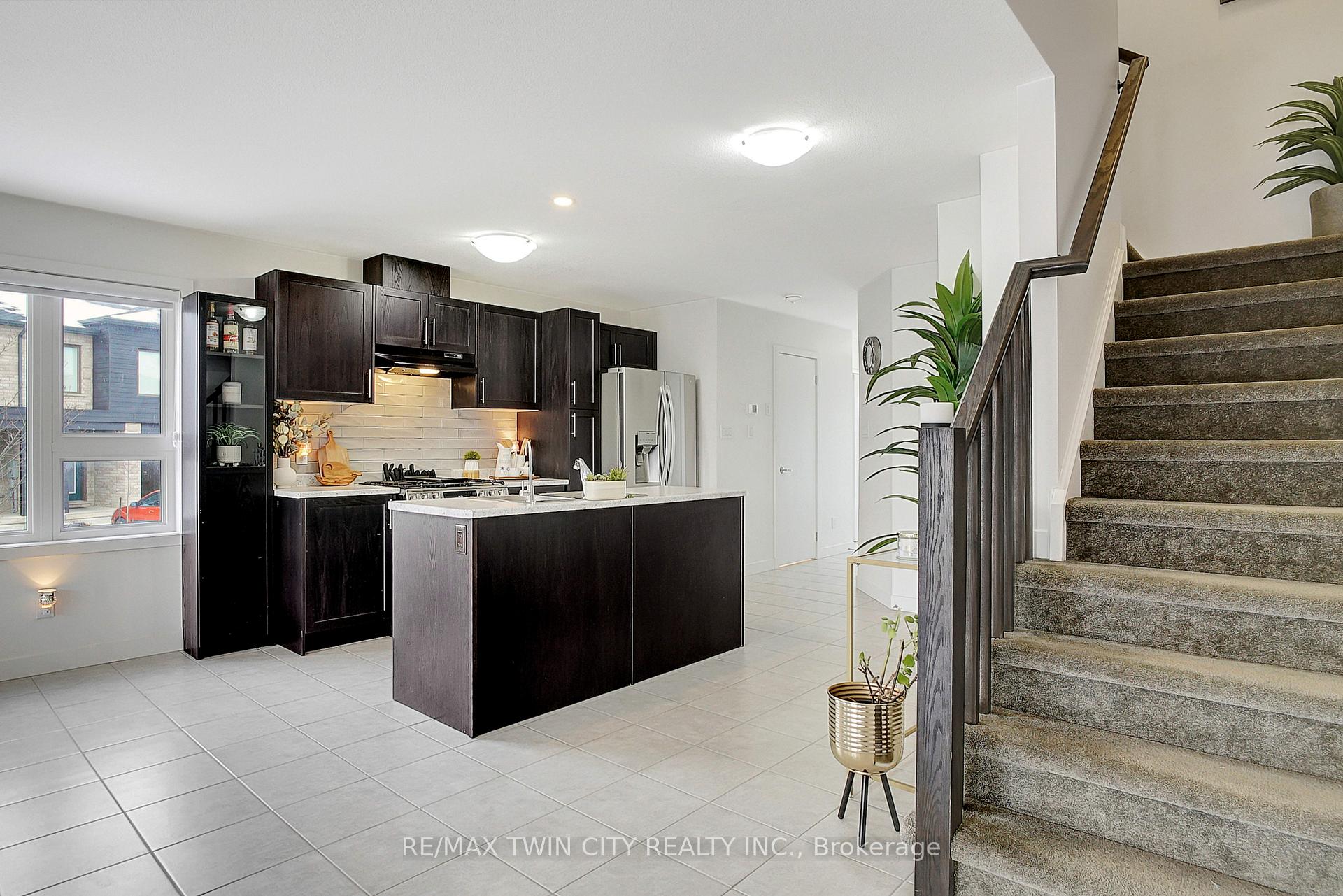 Photo 18 of 111 Pony Drive, Kitchener — HOMEH