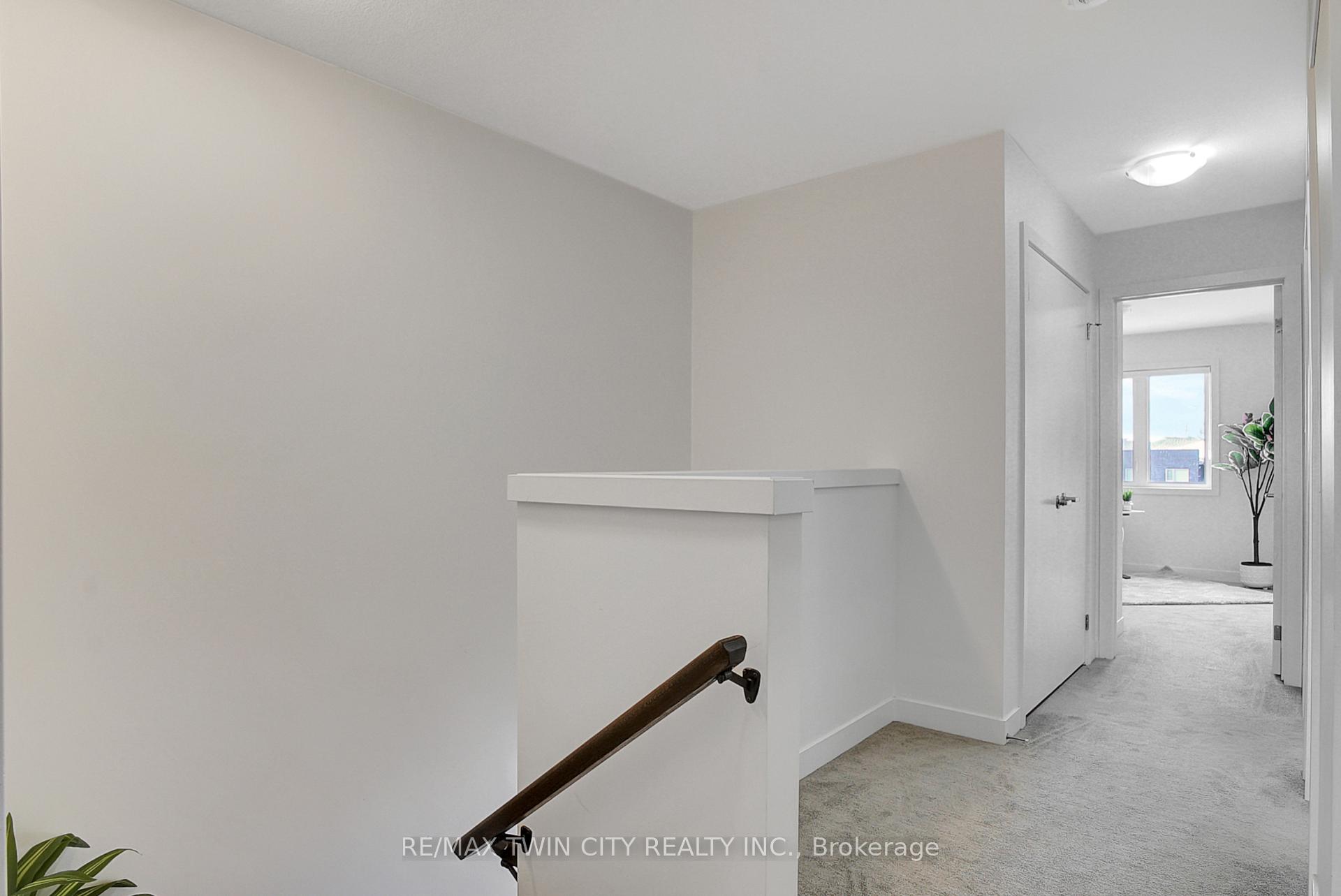 Photo 20 of 111 Pony Drive, Kitchener — HOMEH