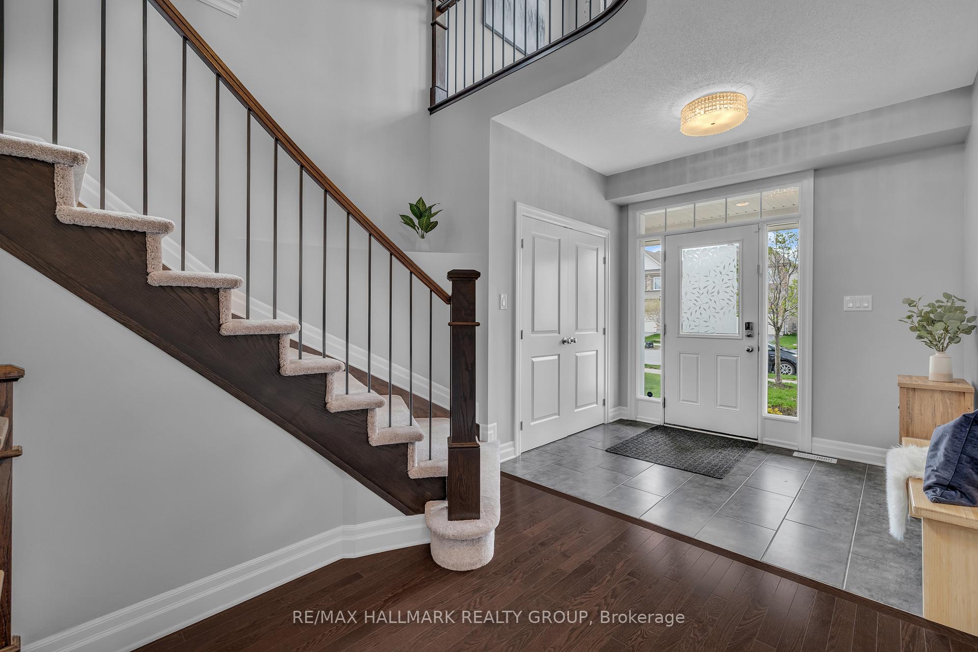Photo 2 of 565 Rouncey Road, Ottawa, Kanata - Emerald Meadows/Trailwest — HOMEH