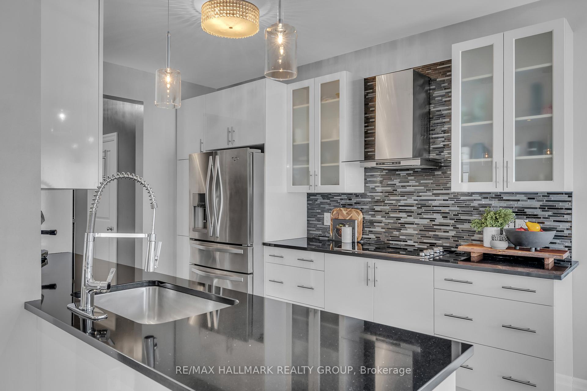Photo 14 of 565 Rouncey Road, Ottawa, Kanata - Emerald Meadows/Trailwest — HOMEH