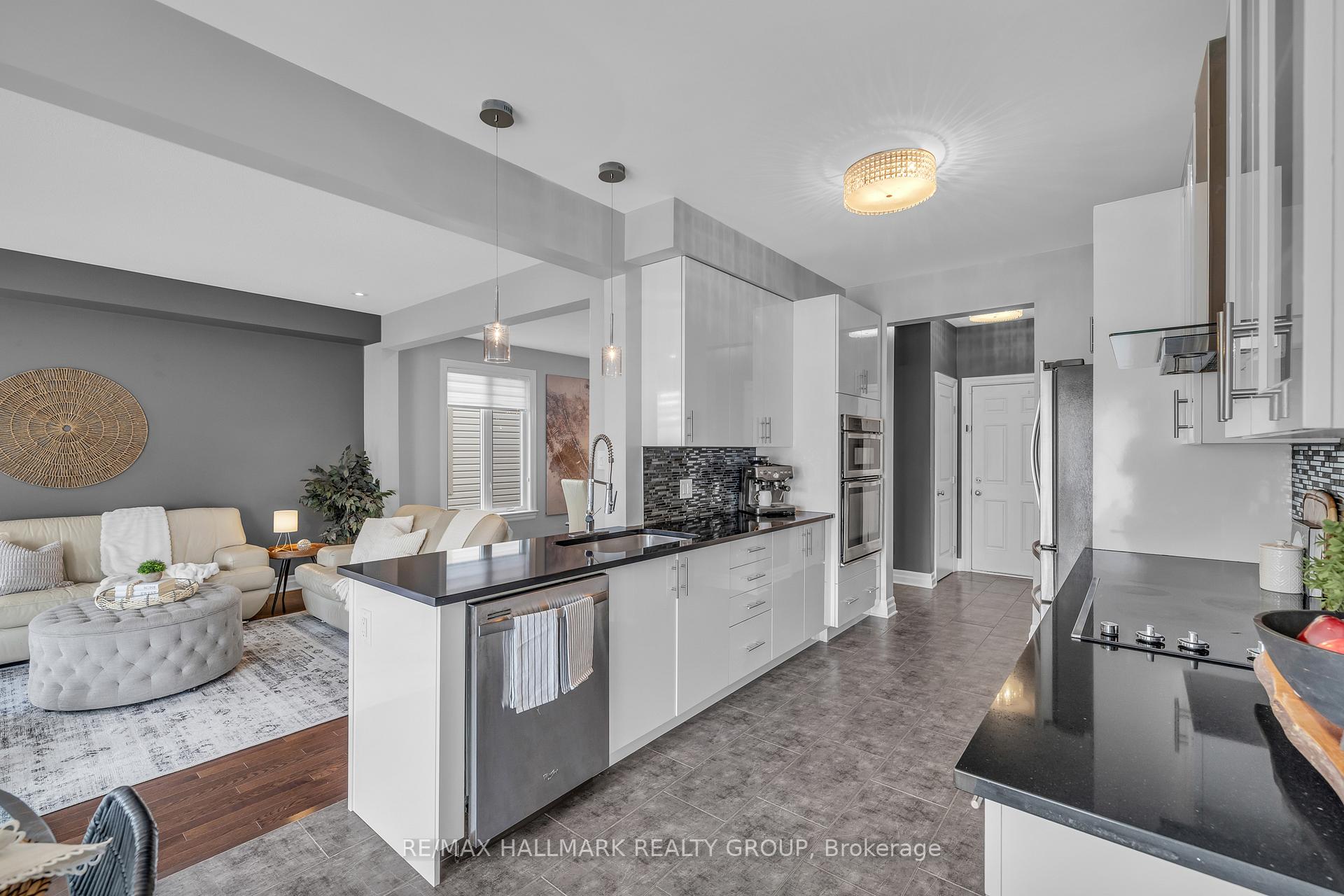Photo 15 of 565 Rouncey Road, Ottawa, Kanata - Emerald Meadows/Trailwest — HOMEH