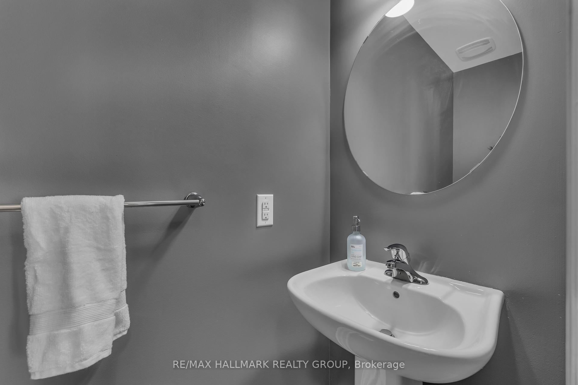 Photo 19 of 565 Rouncey Road, Ottawa, Kanata - Emerald Meadows/Trailwest — HOMEH