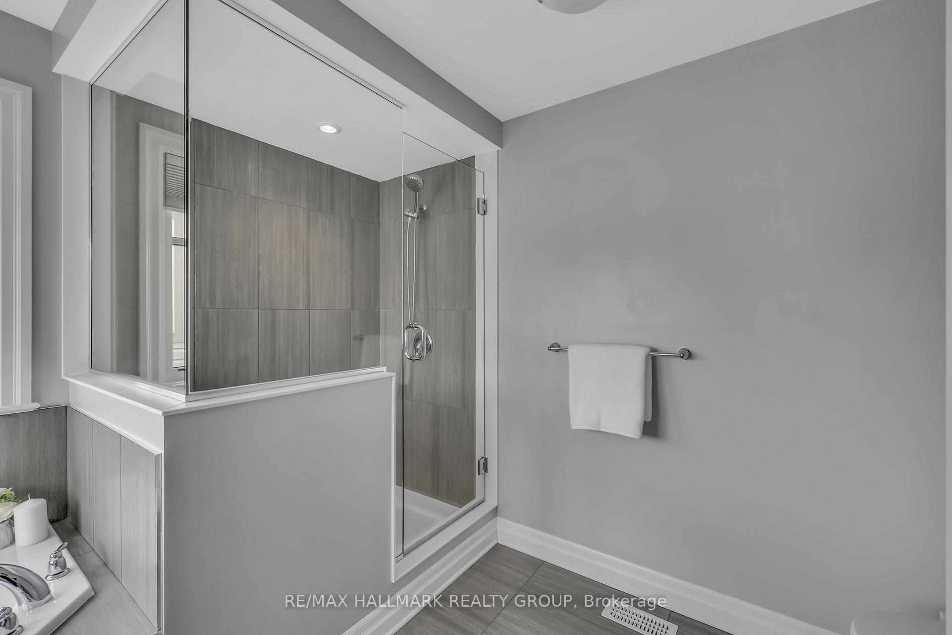 Photo 27 of 565 Rouncey Road, Ottawa, Kanata - Emerald Meadows/Trailwest — HOMEH