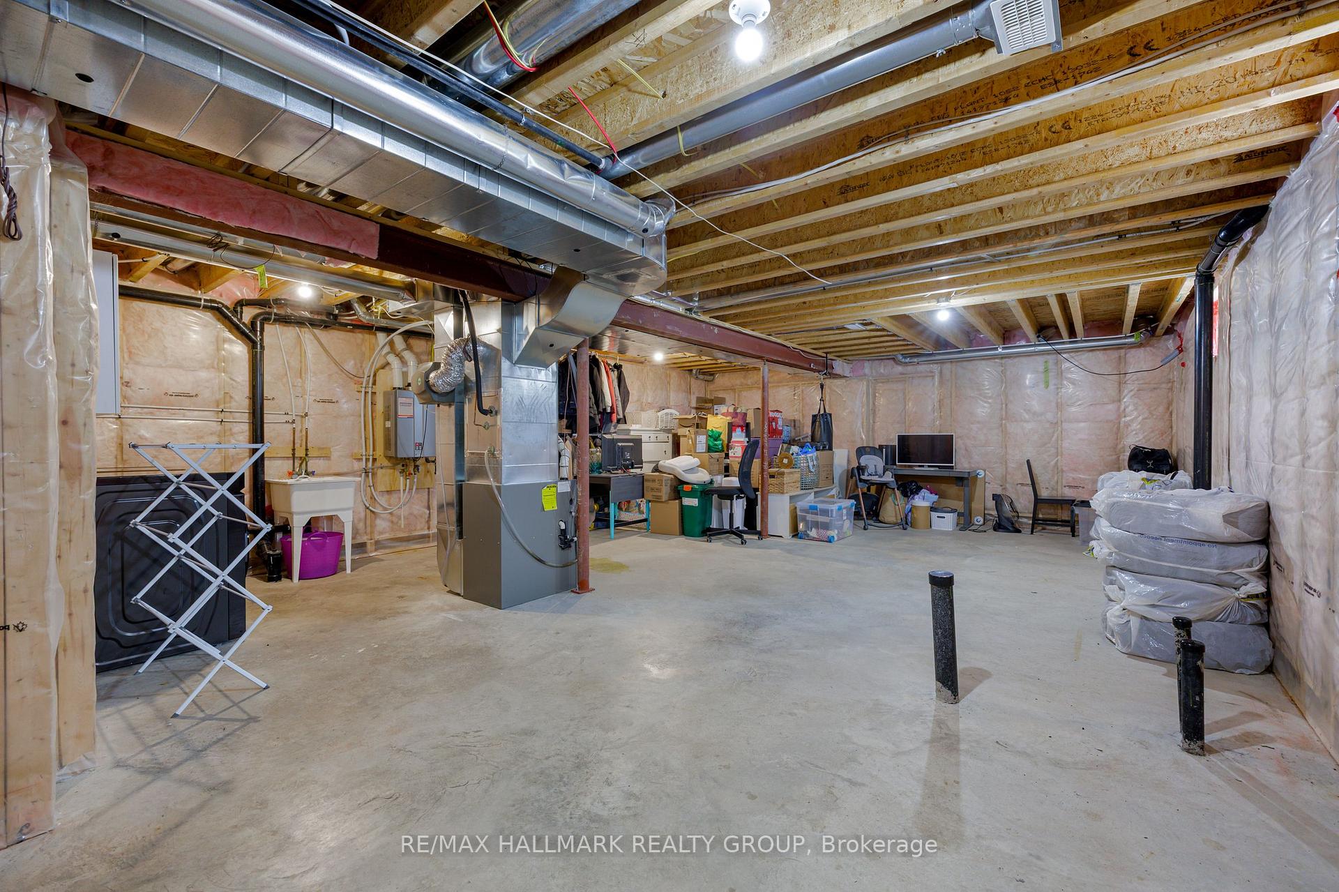 Photo 33 of 565 Rouncey Road, Ottawa, Kanata - Emerald Meadows/Trailwest — HOMEH