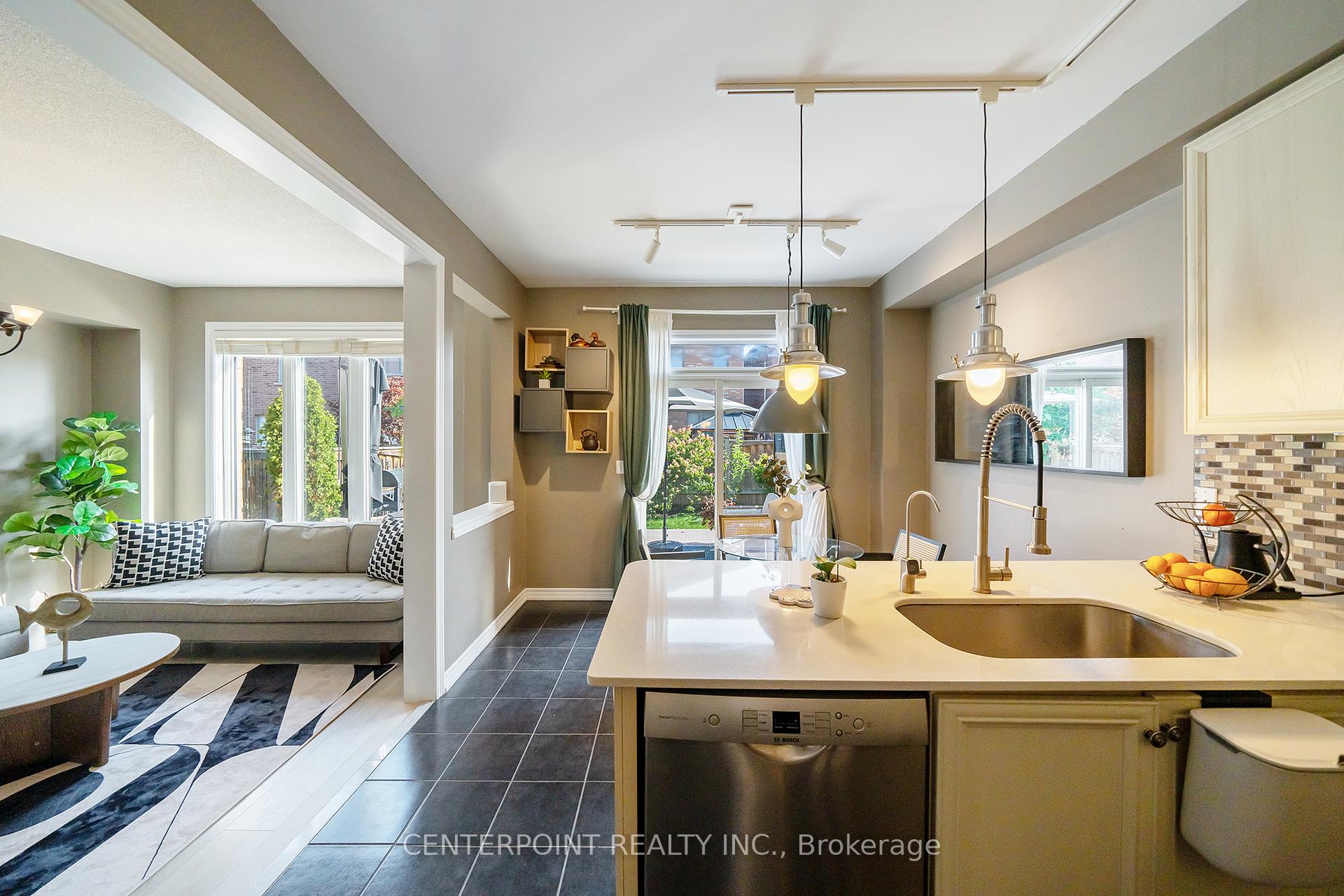 Photo 10 of 75 Carolina Rose Crescent, Markham, Wismer — HOMEH