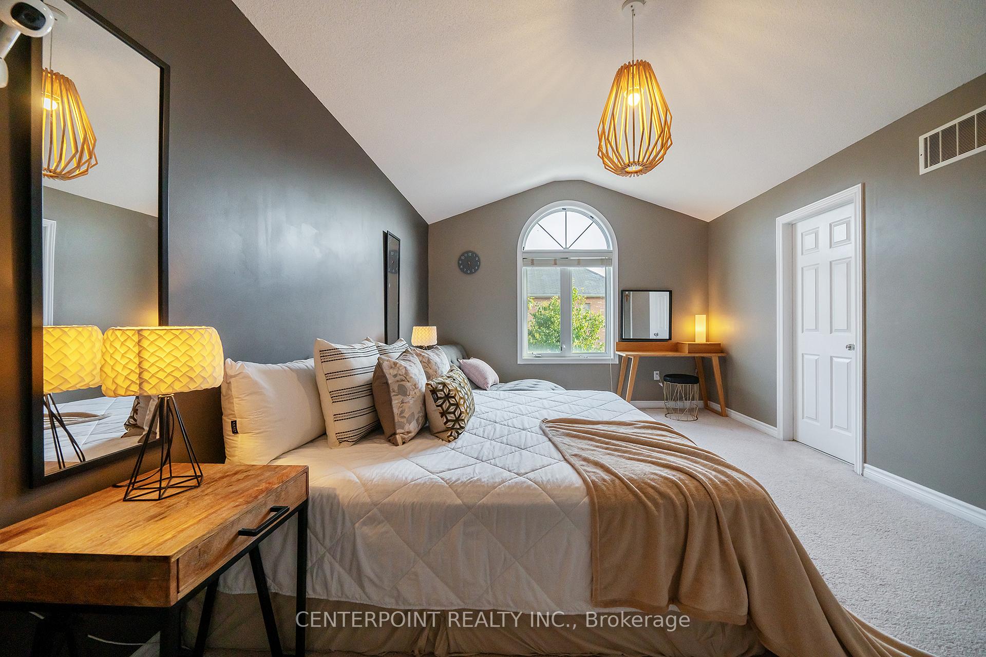 Photo 16 of 75 Carolina Rose Crescent, Markham, Wismer — HOMEH