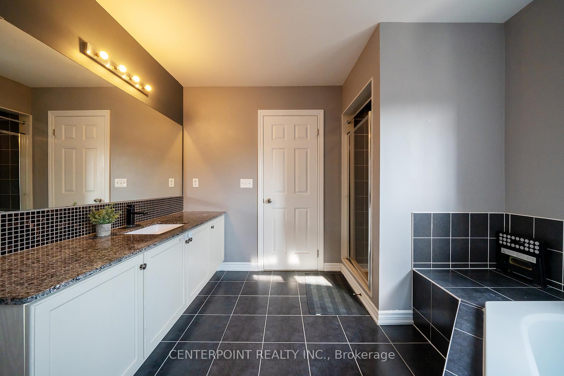 Photo 19 of 75 Carolina Rose Crescent, Markham, Wismer — HOMEH