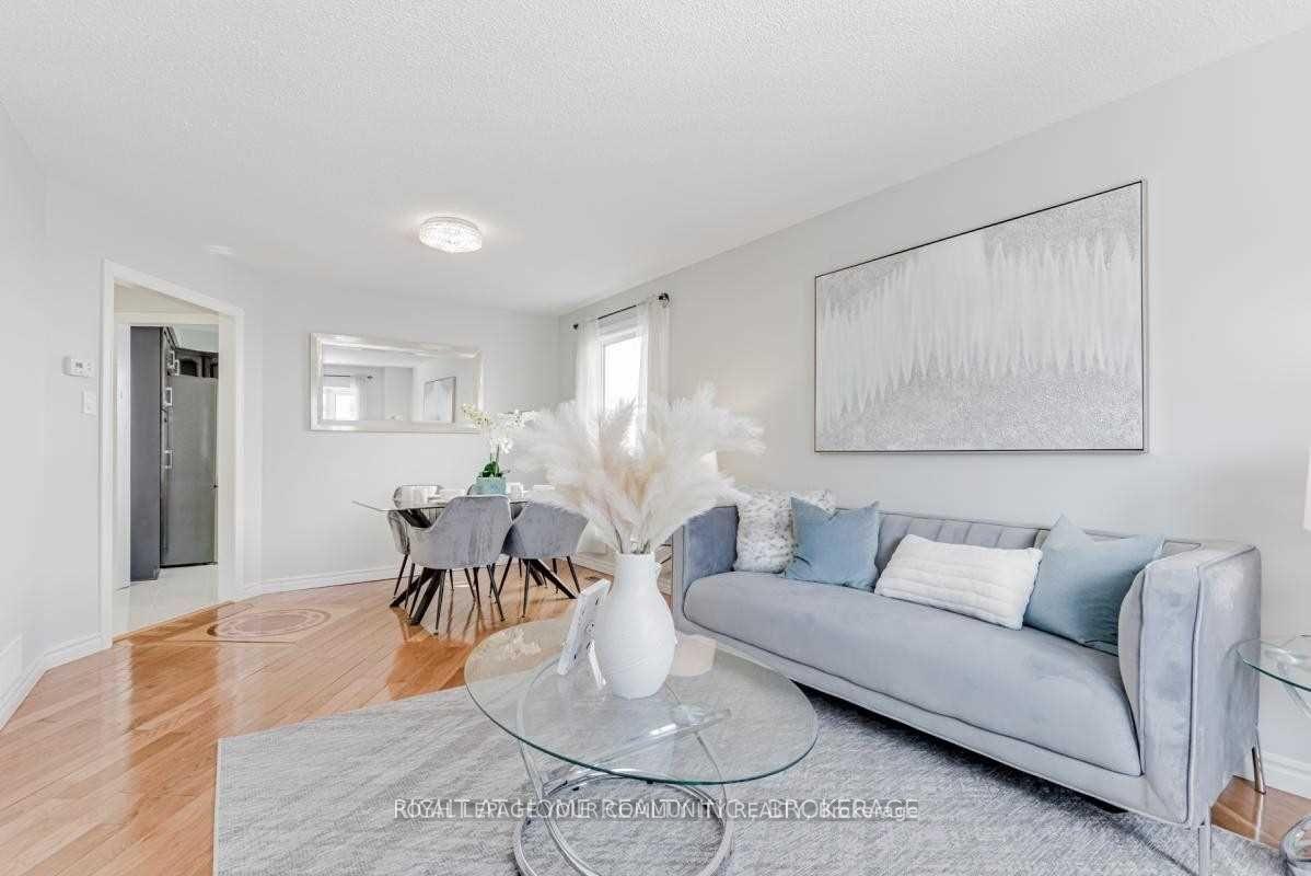 Photo 6 of 49 Sorrell Crescent, Markham, Milliken Mills East — HOMEH