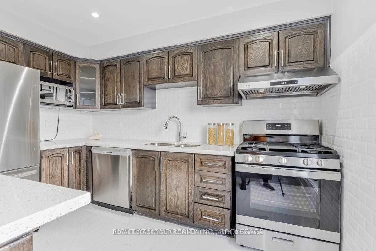 Photo 7 of 49 Sorrell Crescent, Markham, Milliken Mills East — HOMEH