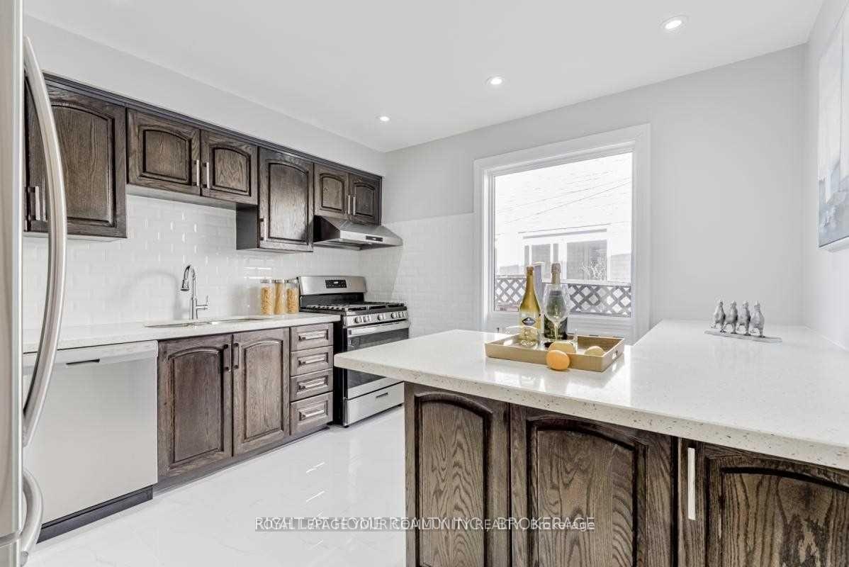 Photo 9 of 49 Sorrell Crescent, Markham, Milliken Mills East — HOMEH