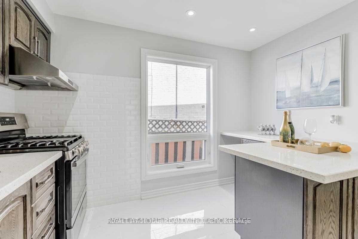 Photo 10 of 49 Sorrell Crescent, Markham, Milliken Mills East — HOMEH