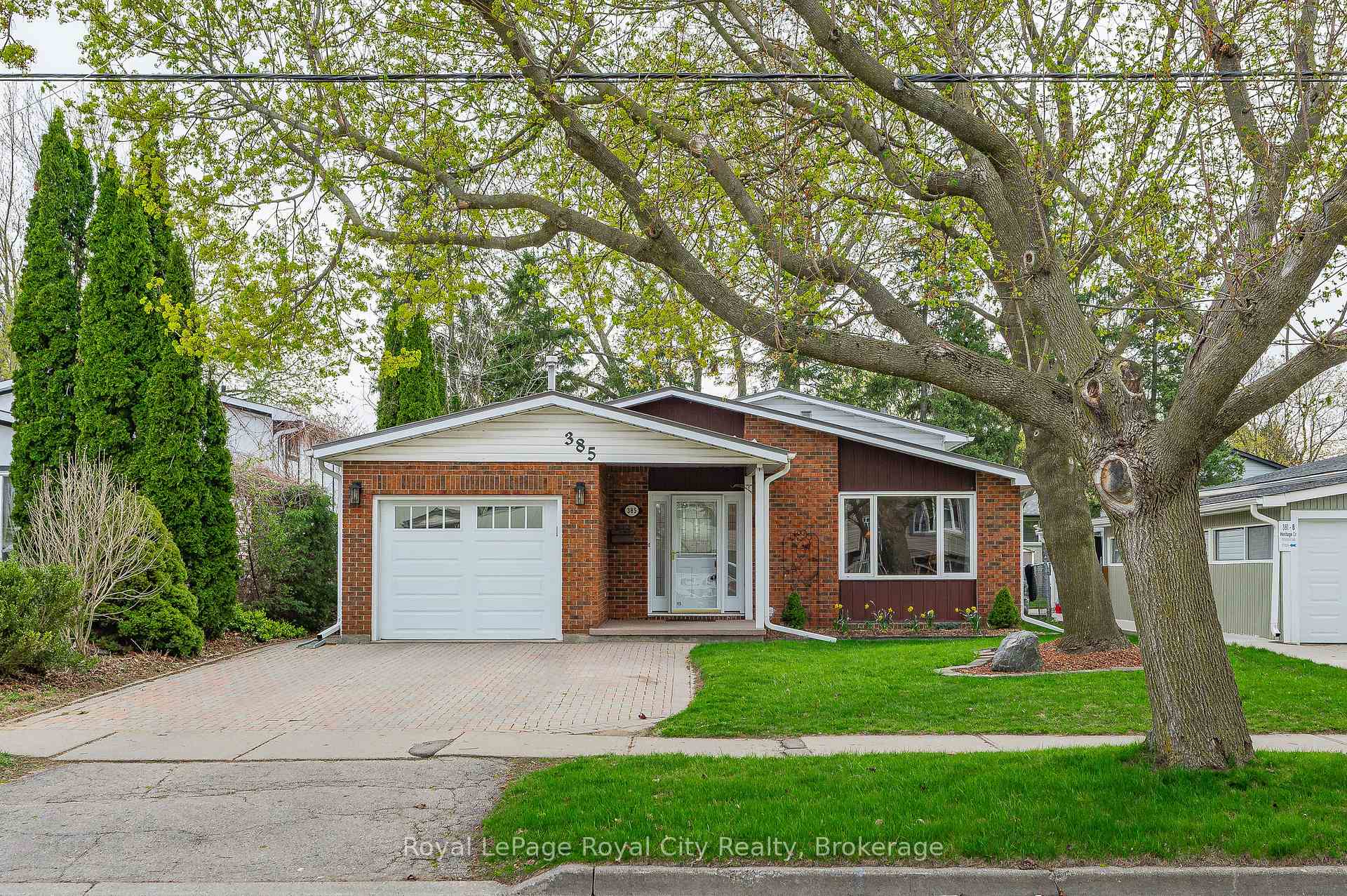 Photo 1 of 385 Heritage Drive, Kitchener — HOMEH