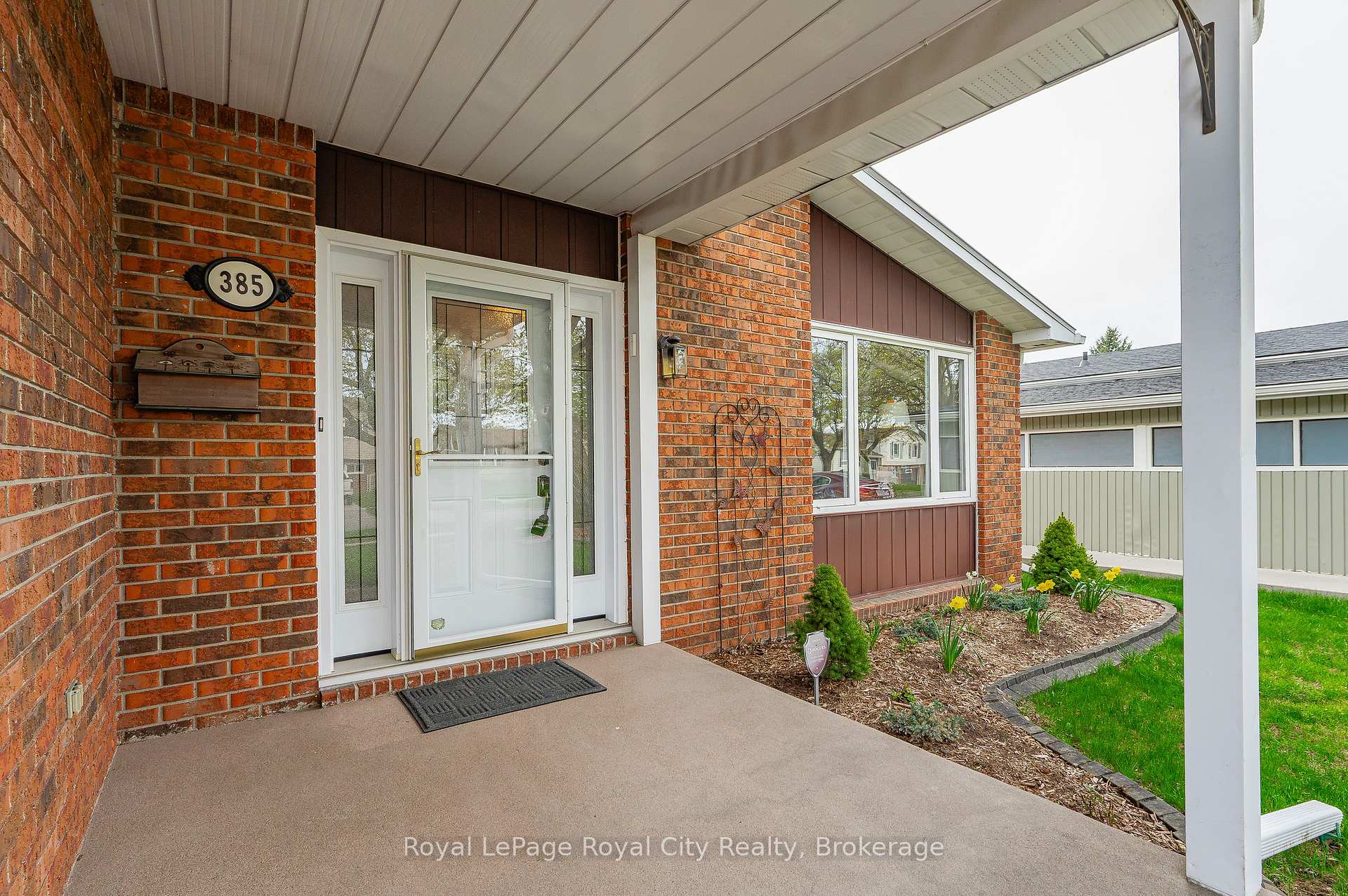 Photo 3 of 385 Heritage Drive, Kitchener — HOMEH