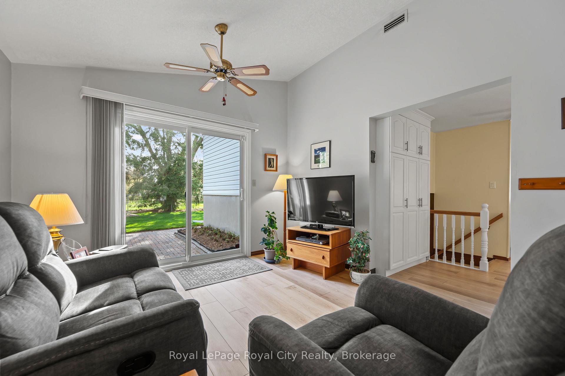 Photo 16 of 385 Heritage Drive, Kitchener — HOMEH