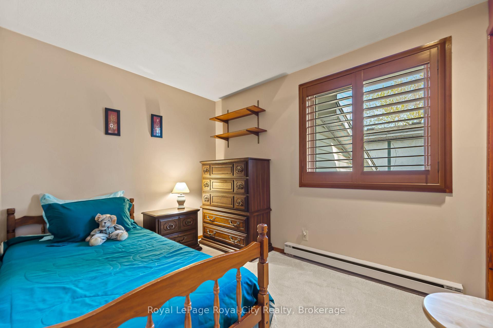 Photo 21 of 385 Heritage Drive, Kitchener — HOMEH