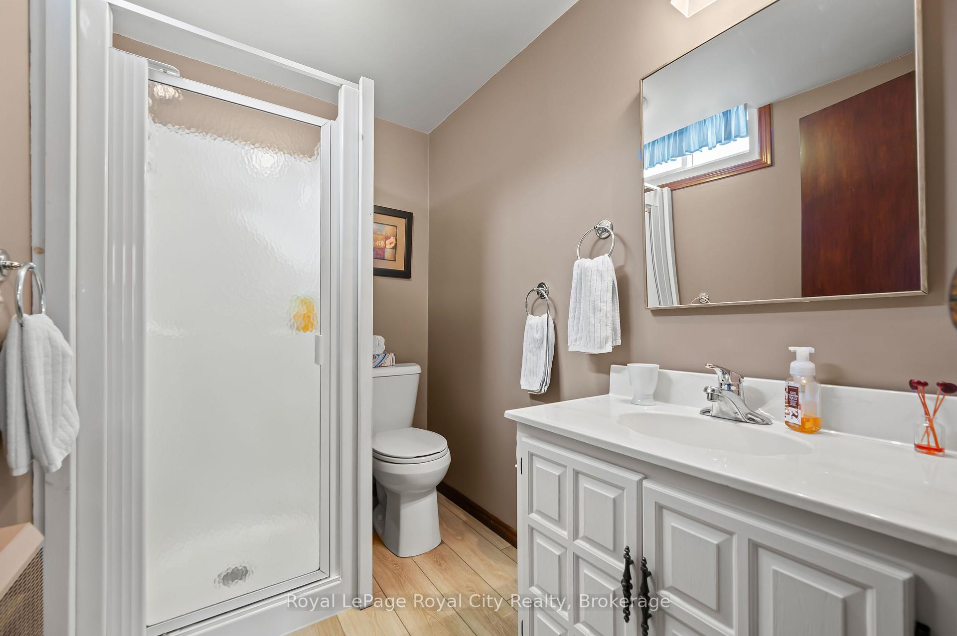 Photo 27 of 385 Heritage Drive, Kitchener — HOMEH