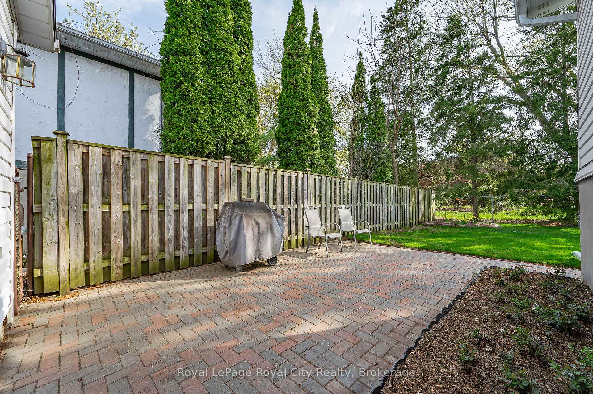 Photo 28 of 385 Heritage Drive, Kitchener — HOMEH