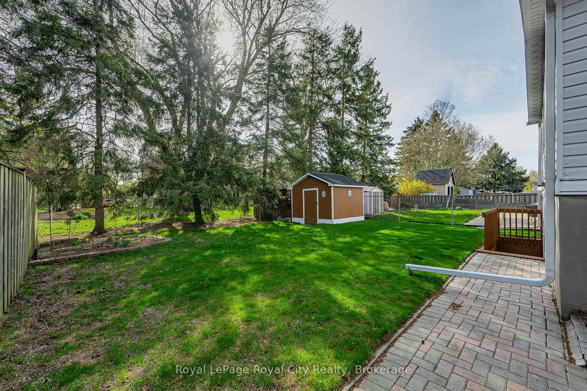 Photo 29 of 385 Heritage Drive, Kitchener — HOMEH