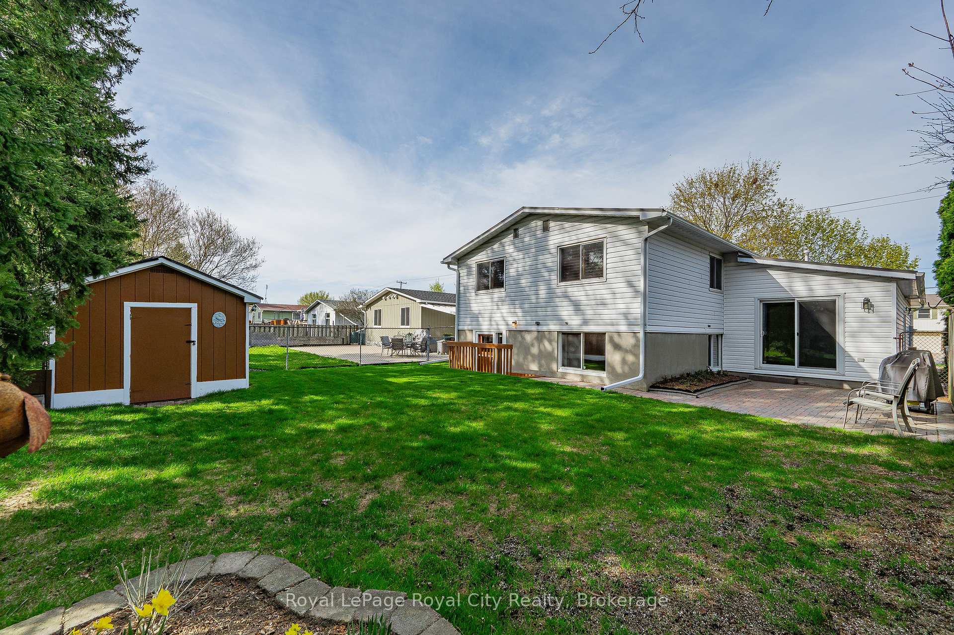 Photo 30 of 385 Heritage Drive, Kitchener — HOMEH