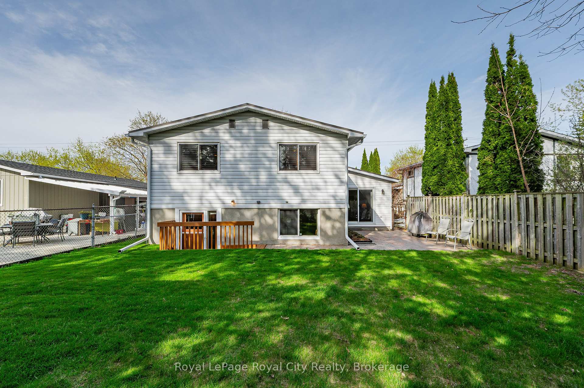 Photo 31 of 385 Heritage Drive, Kitchener — HOMEH