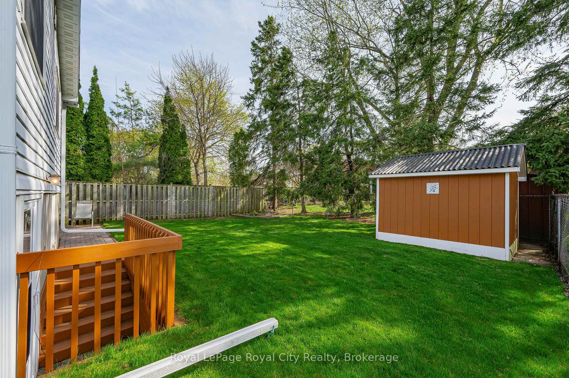 Photo 32 of 385 Heritage Drive, Kitchener — HOMEH