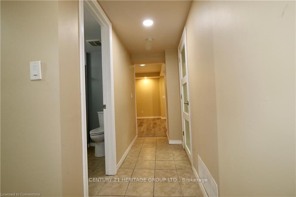 Photo 5 of Unit Lower Unit, 66 West Avenue N, Hamilton, Beasley — HOMEH