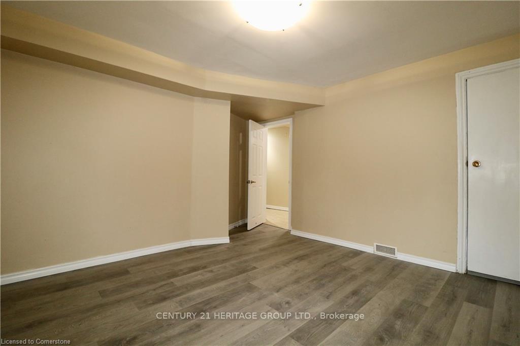 Photo 7 of Unit Lower Unit, 66 West Avenue N, Hamilton, Beasley — HOMEH