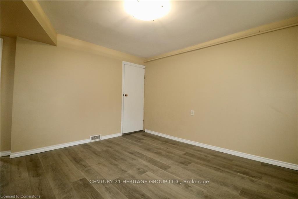 Photo 9 of Unit Lower Unit, 66 West Avenue N, Hamilton, Beasley — HOMEH