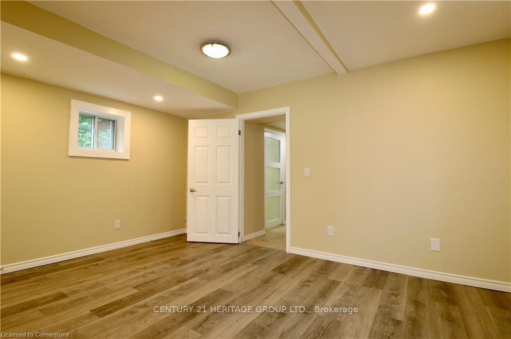 Photo 11 of Unit Lower Unit, 66 West Avenue N, Hamilton, Beasley — HOMEH