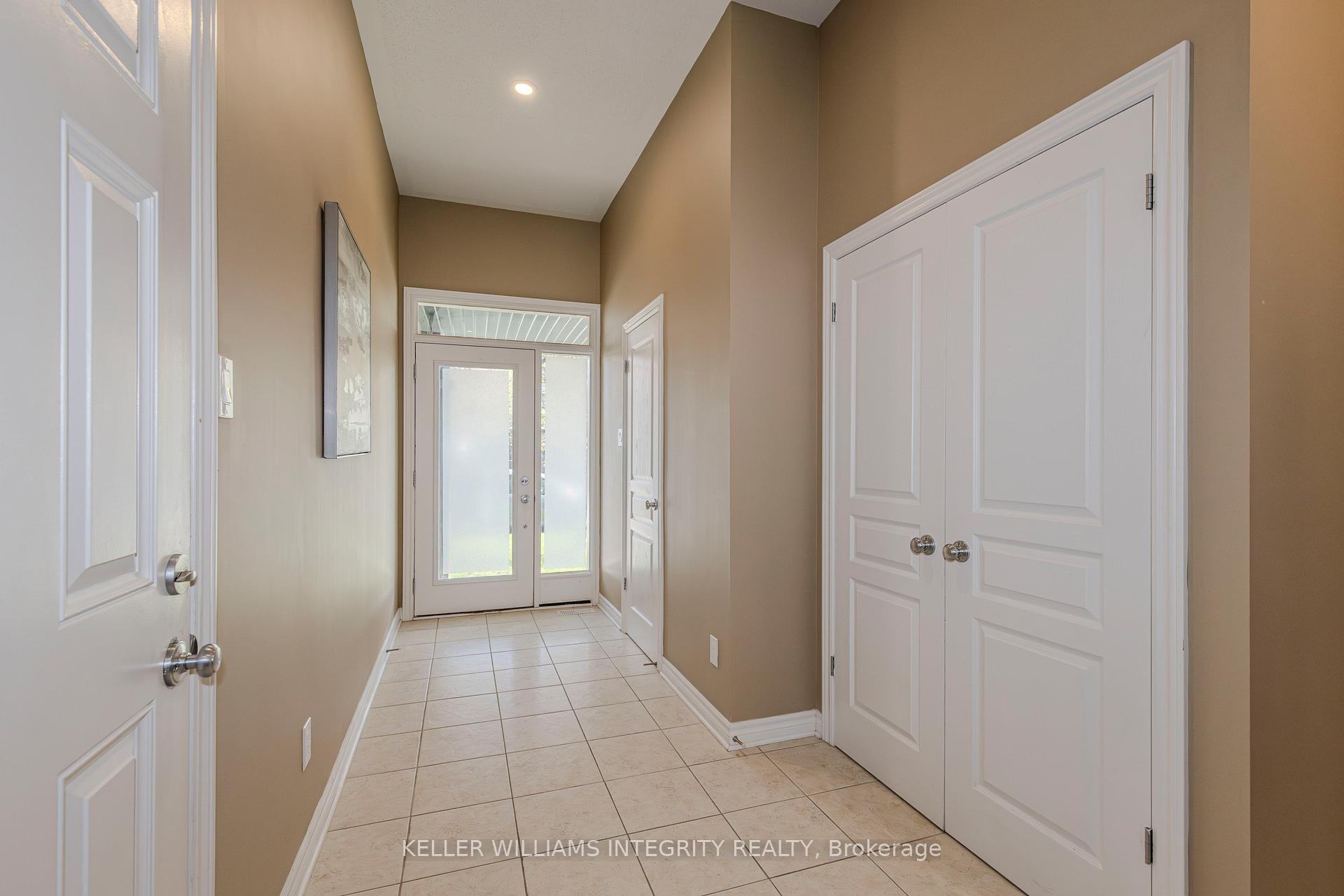 Photo 2 of 951 Fletcher Circle, Ottawa, Kanata - Kanata Lakes/Heritage Hills — HOMEH