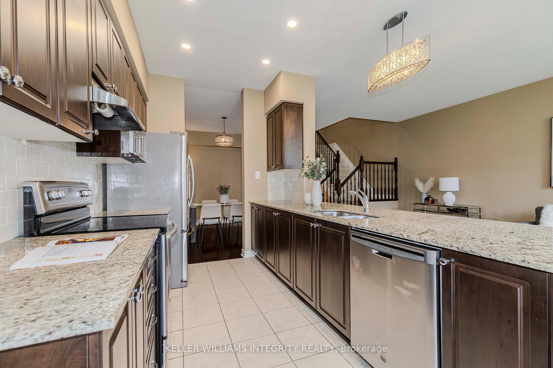 Photo 14 of 951 Fletcher Circle, Ottawa, Kanata - Kanata Lakes/Heritage Hills — HOMEH