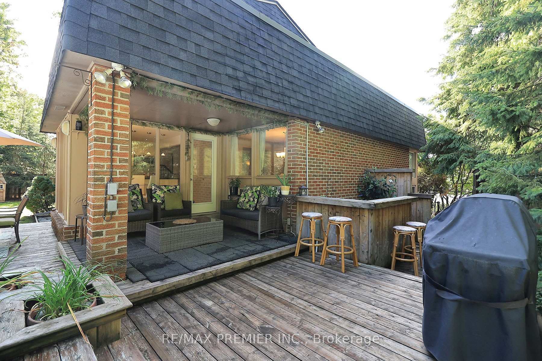 Photo 10 of 70 Captain Rolph Court, Markham, Markham Village — HOMEH