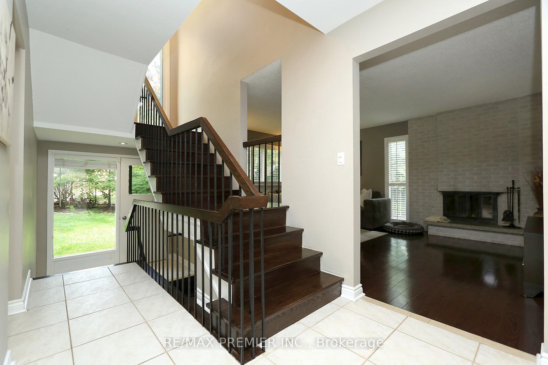 Photo 13 of 70 Captain Rolph Court, Markham, Markham Village — HOMEH